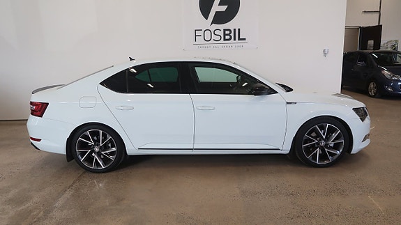 Skoda Superb 3 of 5