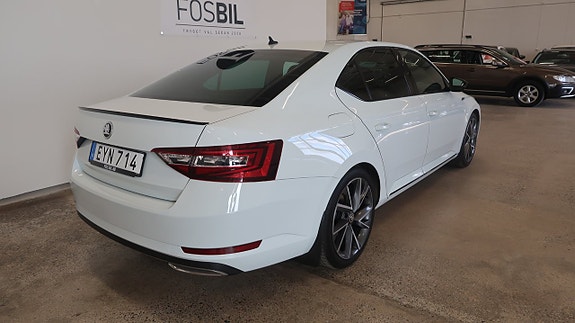Skoda Superb 4 of 5