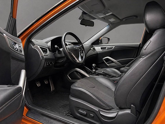 Hyundai Veloster 10 of 18