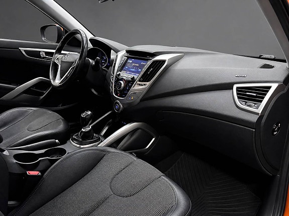 Hyundai Veloster 15 of 18
