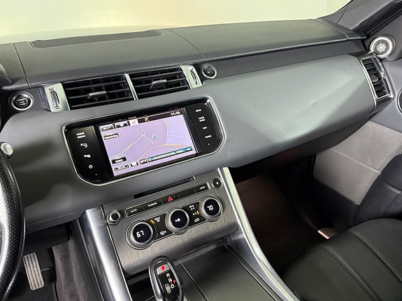 Land Rover Range Rover Sport 13 of 17