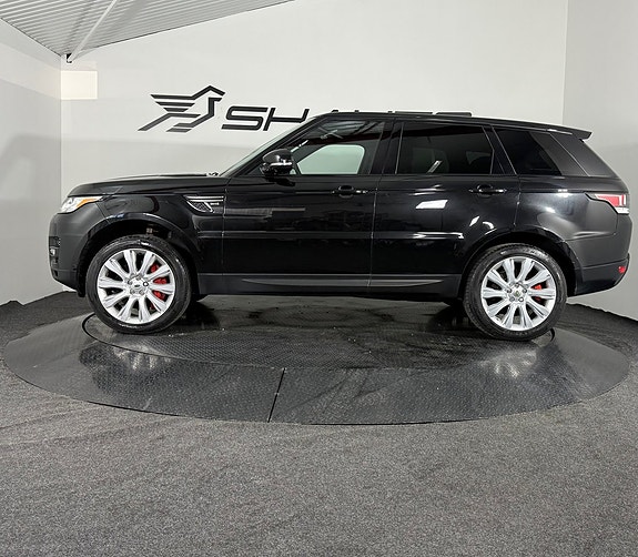 Land Rover Range Rover Sport 8 of 17