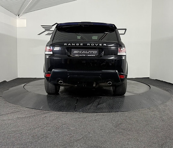 Land Rover Range Rover Sport 6 of 17