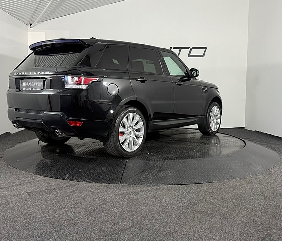 Land Rover Range Rover Sport 5 of 5