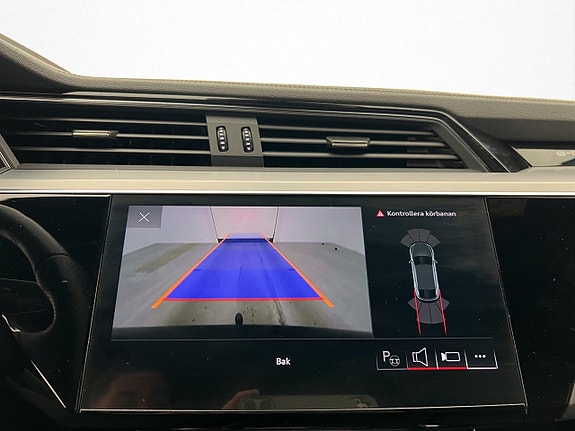 Audi Q8 17 of 30