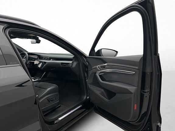 Audi Q8 24 of 30