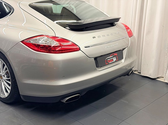 Porsche Panamera 4 8 of 30