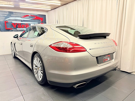Porsche Panamera 4 3 of 30