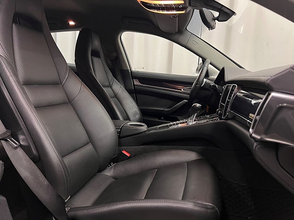 Porsche Panamera 4 24 of 30