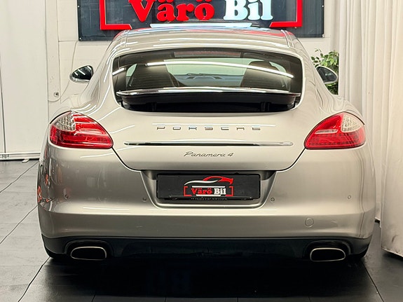 Porsche Panamera 4 11 of 30