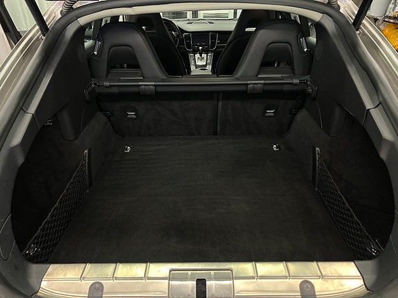 Porsche Panamera 4 28 of 30