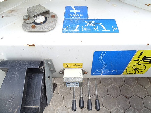 Dino 180XT Skylift 7 of 8