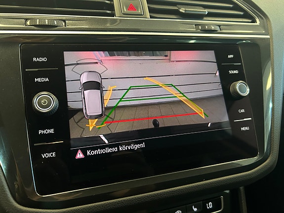 Volkswagen Tiguan 12 of 17