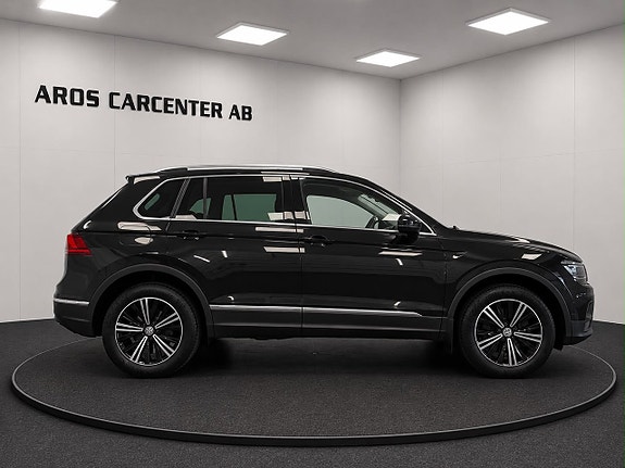 Volkswagen Tiguan 3 of 17