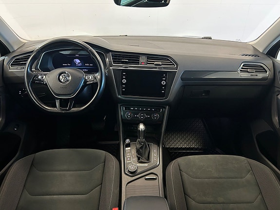 Volkswagen Tiguan 8 of 17