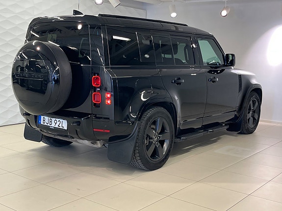 Land Rover Defender 110 3 of 5