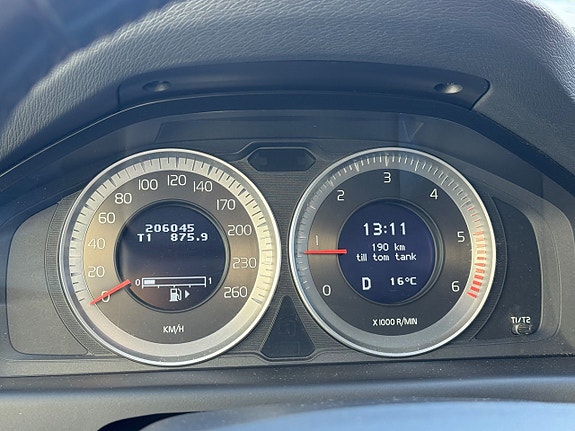 Volvo V70 7 of 13