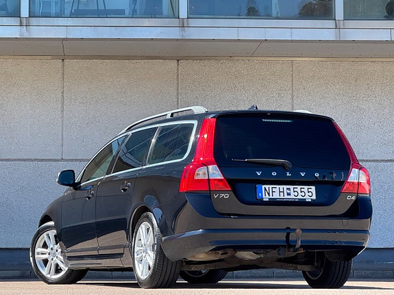 Volvo V70 2 of 13