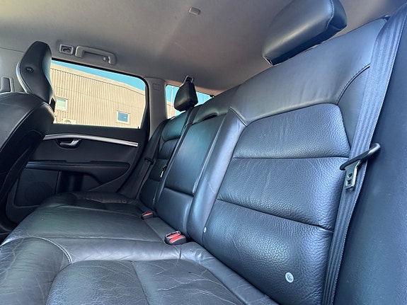 Volvo V70 11 of 13