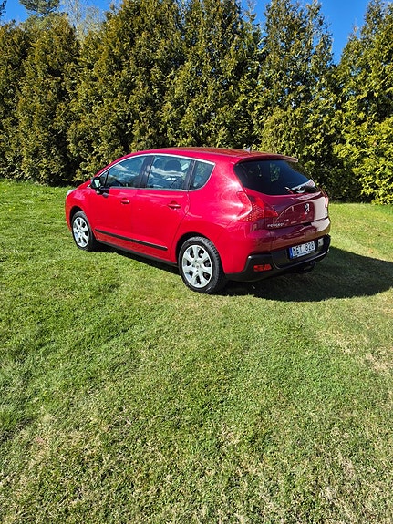 Peugeot 3008 3 of 5