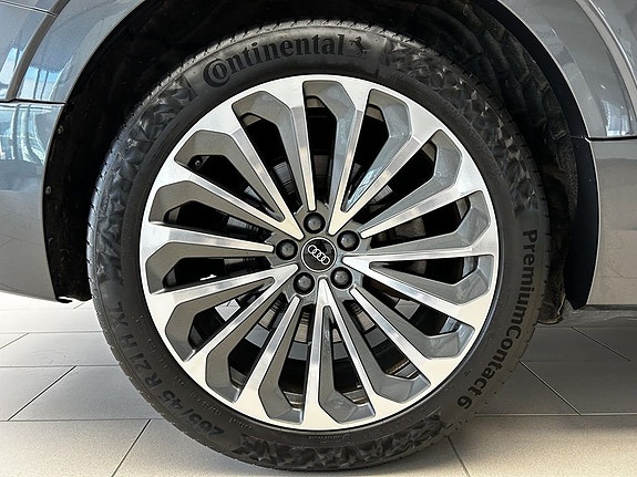Audi e-tron Sportback 15 of 16
