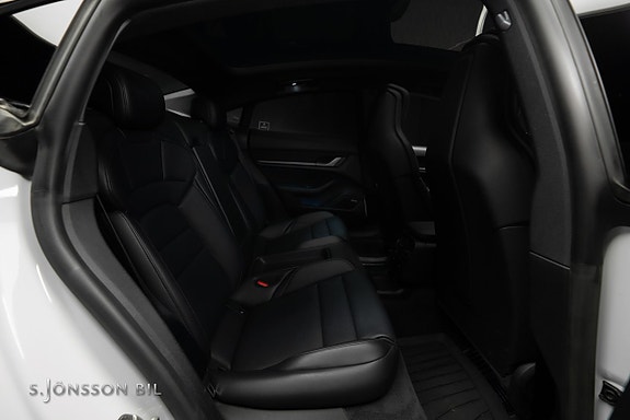 Porsche Taycan 4S 15 of 26