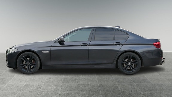 BMW 520d 2 of 5