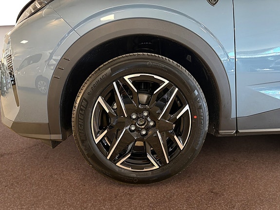 Peugeot 3008 9 of 12