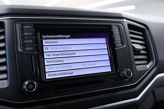 Volkswagen Amarok 19 of 19