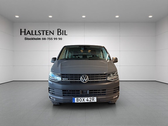 Volkswagen Caravelle 3 of 5