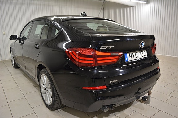 BMW 530d 4 of 5