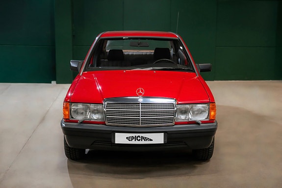 Mercedes-Benz W201 6 of 23