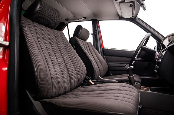 Mercedes-Benz W201 18 of 23