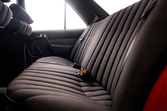 Mercedes-Benz W201 23 of 23