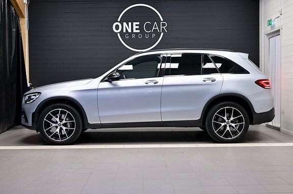 Mercedes-Benz GLC300 de 4 of 5