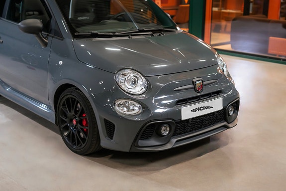 Abarth 595C 2 of 5
