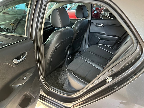 Kia Rio 12 of 14