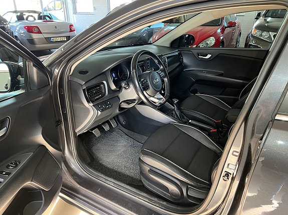 Kia Rio 13 of 14