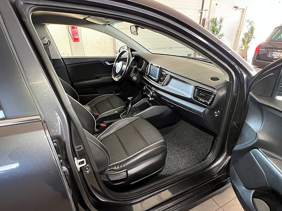 Kia Rio 9 of 14