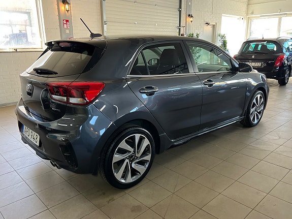Kia Rio 7 of 14