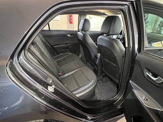 Kia Rio 10 of 14