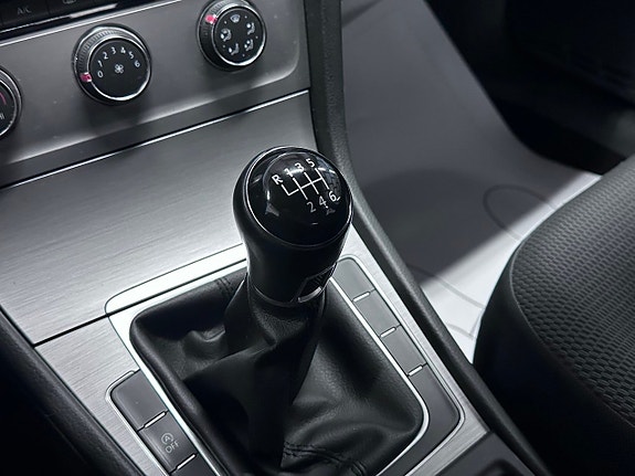 Volkswagen Golf I 21 of 23
