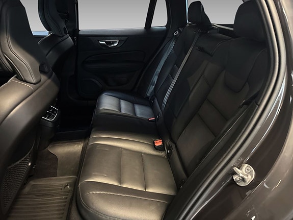 Volvo V60 Cross Country 12 of 19