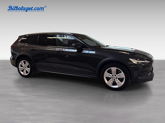 Volvo V60 Cross Country 5 of 19