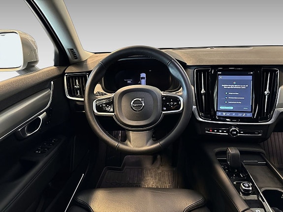 Volvo V90 Cross Country 13 of 19