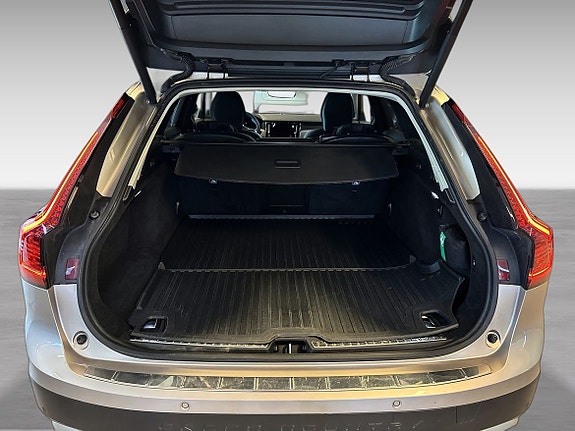 Volvo V90 Cross Country 19 of 19