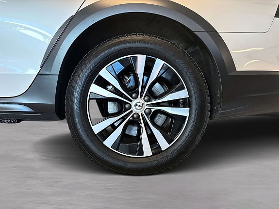 Volvo V90 Cross Country 8 of 19