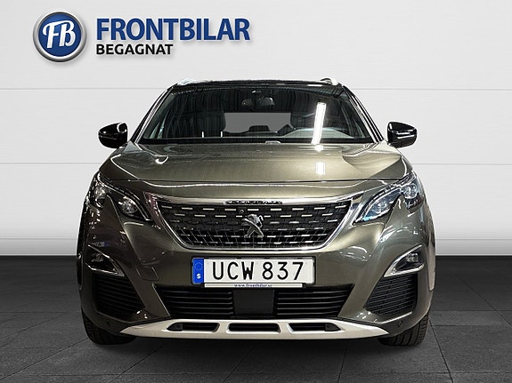 Peugeot 5008 2 of 5