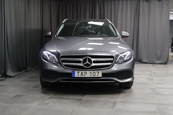 Mercedes-Benz E220 d 3 of 5