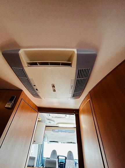 Knaus 800 Sun Liner, långbädd GARAGE, 2xAC 16 of 21